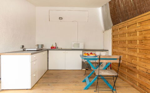 Rivieres: Sol, Chambre, Literie, Lit, Cadre De Lit, Linge, Drap De Lit, Dur, Matelas, Parquet