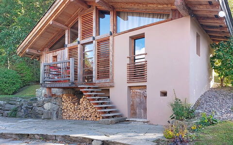 Le Hameau: Sol, Chambre, Literie, Lit, Cadre De Lit, Linge, Drap De Lit, Dur, Matelas, Parquet