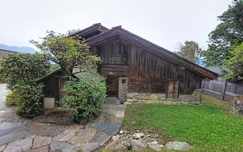 Le Hameau: Sol, Chambre, Literie, Lit, Cadre De Lit, Linge, Drap De Lit, Dur, Matelas, Parquet