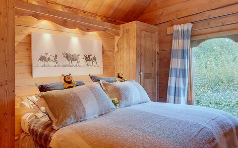 Le Hameau: Sol, Chambre, Literie, Lit, Cadre De Lit, Linge, Drap De Lit, Dur, Matelas, Parquet