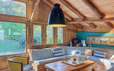Le Hameau: Sol, Chambre, Literie, Lit, Cadre De Lit, Linge, Drap De Lit, Dur, Matelas, Parquet
