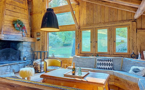 Le Hameau: Sol, Chambre, Literie, Lit, Cadre De Lit, Linge, Drap De Lit, Dur, Matelas, Parquet