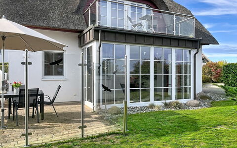 Moderne Zeiten: Porche, Toit, Domicile, Porte, Chalet, Balcon, Chaise, Mobilier De Jardin, Jardin, Ombre
