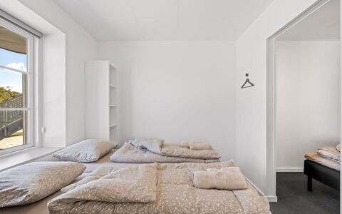 Alban - 50M to the Fjord: Mur, Sol, Chambre, Bois, Design Intérieur, Sol, Plafond, Lit, Pièce, Meubles