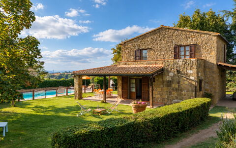 Ortale a Pitigliano with Pool: Chalet, Ferme, Jardin, Biens, Pelouse, Cour, Villa, Aménagement Paysager, Arrière-Cour, Hacienda