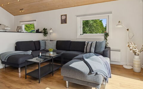 Elle: Meubles, Canapé, Design Intérieur, Sol, Salon, Bois, Sol, Domicile, Plafond