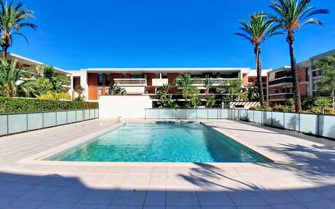 Le Royal Cap: Piscine, Zone Résidentielle, Recours, Appartement, Ombre, Eco Hôtel, Hôtel, Biens, Hacienda