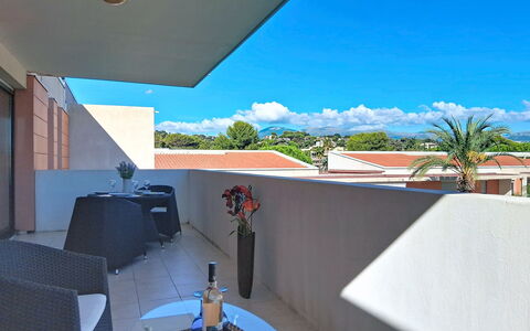 Le Royal Cap: Appartement, Balcon, Ombre, Mobilier De Jardin, Eco Hôtel, Recours, Villa, Hôtel, Piscine