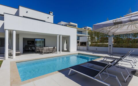 Level 4: Piscine, Architecture, Zone Résidentielle, Domicile, Composite, Appartement, Ombre, Biens, Béton, Villa
