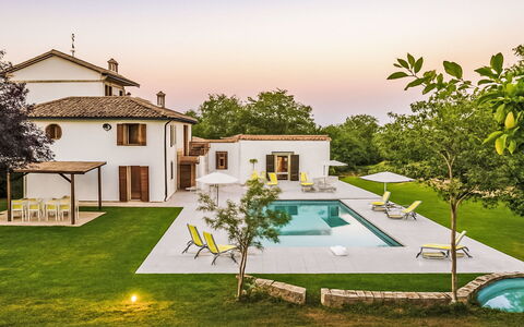 Villa Denise: Piscine, Mobilier De Jardin, Jardin, Meubles, Recours, Ombre, Eco Hôtel, Arrière-Cour, Loisir, Chaise