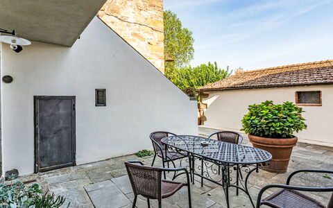 Podere degli Ulivi: Piscine, Mobilier De Jardin, Jardin, Meubles, Recours, Ombre, Eco Hôtel, Arrière-Cour, Loisir, Chaise