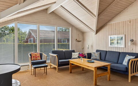 Aster - 100M from the Sea: Bois, Design Intérieur, Plafond, Sol, Meubles, Sol, Canapé, Domicile, Salon, Parquet