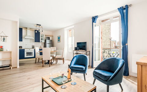 L'Emerillon: Meubles, Design Intérieur, Sol, Appartement, Chaise, Sol, Pièce, Salon, Parquet, Dur