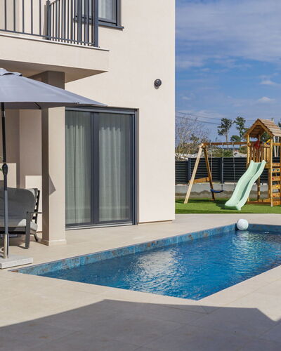 Veronica: Piscine, Zone Résidentielle, Domicile, Composite, Recours, Biens, Mobilier De Jardin, Loisir, Villa, Eco Hôtel
