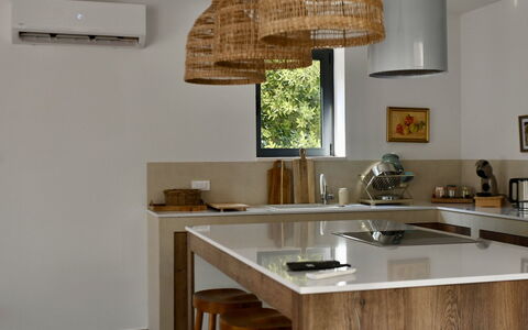 Grandpa Pouls Heritage, Heated Pool: Meubles, Design Intérieur, Bois, Luminaire, Plafond, Sol, Comptoir, Cuisine, Éclairage, Sol