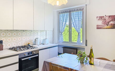 Carla: Cuisine, Appareil De Cuisine, Design Intérieur, Principaux Appliance, Sol, Bois, Comptoir, Meubles, Pièce, Sol