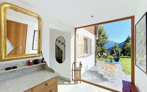 Les Pensées: Appartement, Recours, Piscine, Condominium, Balcon, Hôtel, Eco Hôtel, Villa, Plante D'Appartement