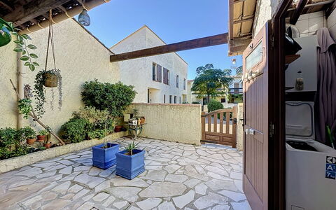 La Placette: Appartement, Recours, Piscine, Condominium, Balcon, Hôtel, Eco Hôtel, Villa, Plante D'Appartement