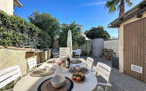 La Placette: Appartement, Recours, Piscine, Condominium, Balcon, Hôtel, Eco Hôtel, Villa, Plante D'Appartement