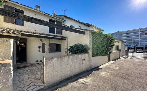 La Placette: Appartement, Recours, Piscine, Condominium, Balcon, Hôtel, Eco Hôtel, Villa, Plante D'Appartement
