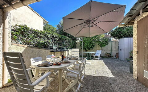 La Placette: Appartement, Recours, Piscine, Condominium, Balcon, Hôtel, Eco Hôtel, Villa, Plante D'Appartement
