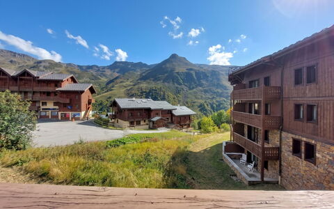 Le Hameau des Airelles: Appartement, Recours, Piscine, Condominium, Balcon, Hôtel, Eco Hôtel, Villa, Plante D'Appartement