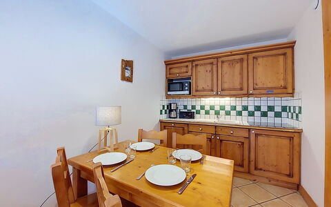 Le Hameau des Airelles: Appartement, Recours, Piscine, Condominium, Balcon, Hôtel, Eco Hôtel, Villa, Plante D'Appartement