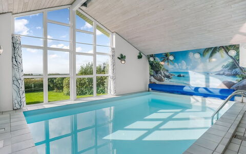 Gunnild - 200M to the Fjord: Bleu, Piscine, Recours, Biens, Villa, Conception, Hôtel, Eco Hôtel, Manoir, Mobilier De Jardin