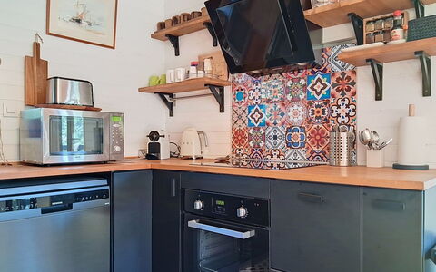 Pignots: Cuisine, Appareil De Cuisine, Design Intérieur, Meubles, Comptoir, Principaux Appliance, Bois, Cabinetry, Sol, Pièce