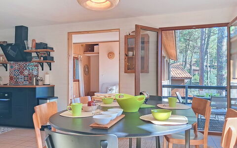 Pignots: Meubles, Design Intérieur, Bois, Chaise, Table, Plafond, Sol, Salle À Manger, Table Cuisine Et Salle A Manger, Sol
