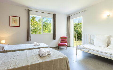 Cala Rossa: Meubles, Sol, Mobilier De Jardin, Sol, Piscine, Chaise, Recours, Ombre, Lit, Hôtel