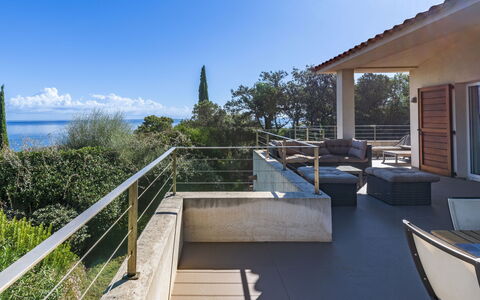 Cala Rossa: Balcon, Ombre, Mobilier De Jardin, Recours, Eco Hôtel, Porche, Balustrade, Structure En Plein Air, Plate-Forme, Villa