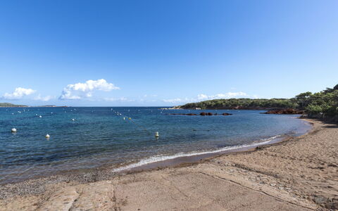 Cala Rossa: Bleu, L'Eau, Plan D'Eau, Ressources En Eau, Côte, Plage, Environnement Naturel, Cotiers Et Relief Océaniques, Rive, Mer