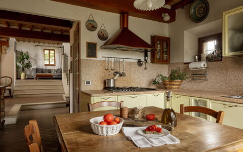 Podere Selva, Pool, Chianti: Meubles, Design Intérieur, Sol, Bois, Plafond, Sol, Cuisine, Domicile, Pièce, Éclairage