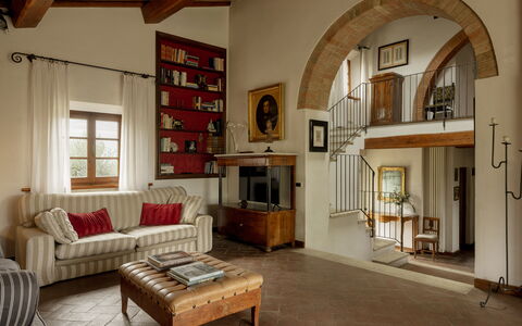 Podere Selva, Pool, Chianti: Meubles, Design Intérieur, Mur, Sol, Bois, Sol, Plafond, Domicile, Salon, Pièce