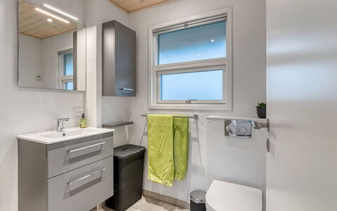 Takenya - 400M from the Sea: Sol, Luminaire Plomberie, Design Intérieur, Sol, Armoire De Toilette, Évier, Plafond, Plomberie, Robinet, Salle De Bains