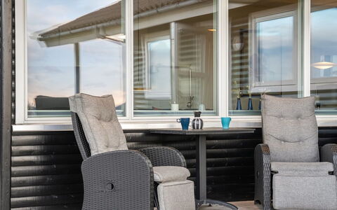 Takenya - 400M from the Sea: Meubles, Mobilier De Jardin, Chaise, Osier, Confort, Porche, Balcon, Table Basse, Accoudoir