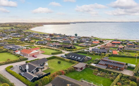 Takenya - 400M from the Sea