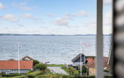 Takenya - 400M from the Sea
