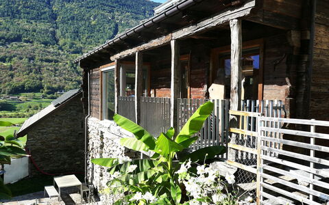 Valserhaus: Bois, Chalet, Maison, Zone Rurale, Village, Mur De Pierre, Cour, Village De Montagne, Arrière-Cour, Porche