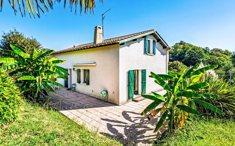 Agintza: Brique, Biens, Jardin, Banlieue, Allée, Aménagement Paysager, Cour, Hacienda, Ferme, Arrière-Cour