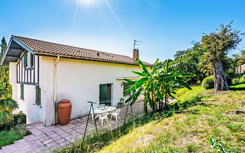 Agintza: Brique, Biens, Jardin, Banlieue, Allée, Aménagement Paysager, Cour, Hacienda, Ferme, Arrière-Cour