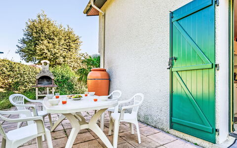 Agintza: Brique, Biens, Jardin, Banlieue, Allée, Aménagement Paysager, Cour, Hacienda, Ferme, Arrière-Cour