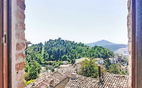 Dimora Castello: Brique, Biens, Jardin, Banlieue, Allée, Aménagement Paysager, Cour, Hacienda, Ferme, Arrière-Cour