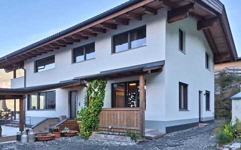 Oberladstätter: Bois, Domicile, Maison, Toit, Chalet, Porte, Siding, Biens, Balcon, Porche