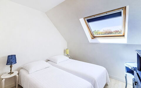 Stango: Design Intérieur, Sol, Plafond, Lit, Sol, Chambre, Domicile, Linge, Drap De Lit, Literie