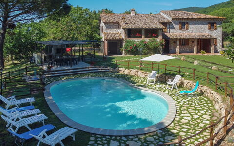 Casale Vepres: Piscine, Recours, Mobilier De Jardin, Ferme, Biens, Jardin, Hacienda, Eco Hôtel, Cour, Villa