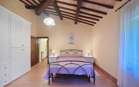 Casale Vepres: Design Intérieur, Meubles, Sol, Plafond, Sol, Lit, Pièce, Éclairage, Chambre, Cadre De Lit