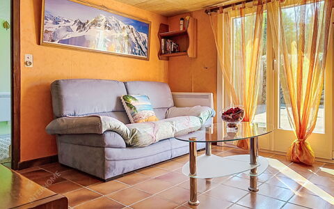 La Cabrette: Meubles, Design Intérieur, Sol, Sol, Canapé, Mur, Bois, Pièce, Salon, Plafond