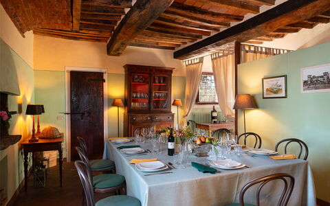 Villa Poggio Bellavista 8: Meubles, Design Intérieur, Table, Chaise, Éclairage, Plafond, Table Cuisine Et Salle A Manger, Pièce, Salle À Manger, Restaurant